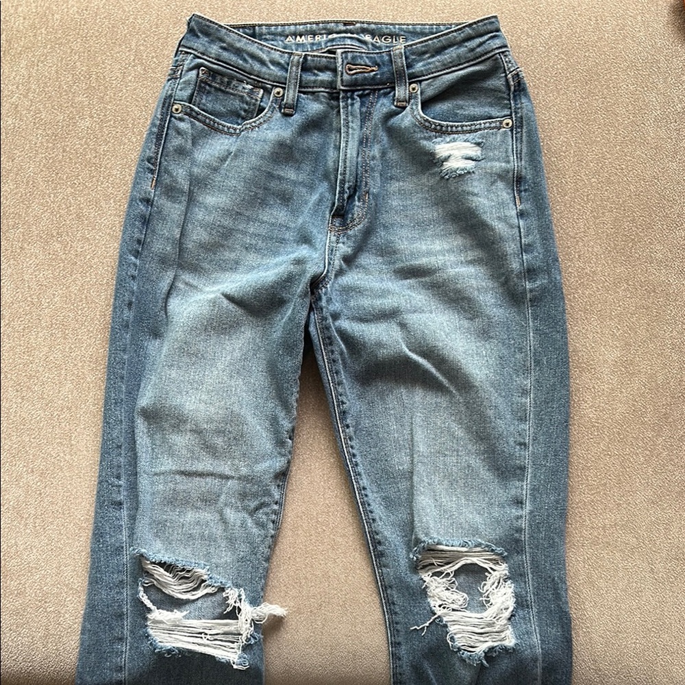 American Eagle Outfitters Mom Jeans Distressed